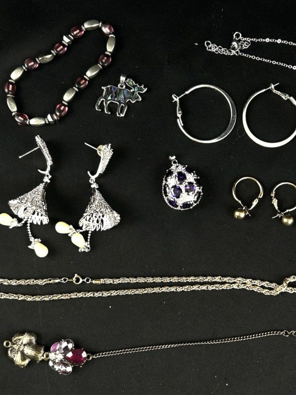 Costume Jewelry Lot Earrings, Bracelets, Necklaces & Pendants